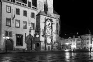 Praha Staroměstské náměstí orloj koronavirus